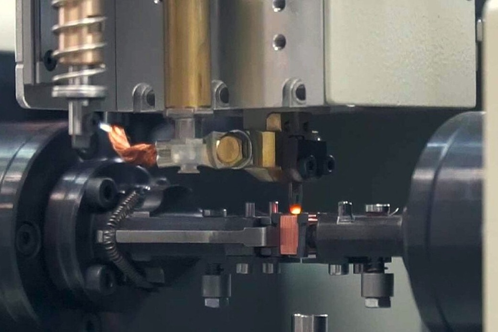 Unusual Operations and Processes for Industry - NEOTECH offers specialized services: thermocompression, tinning, UV bonding, assembly, and coil winding. We implement unconventional processes for the industry. Thermocompression NEOTECH - Production of inductors for defence and public safety sectors, Reverse Engineering of Inductive Component Production Technology