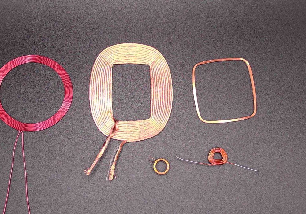 NEOTECH - Manufacturer of inductive components: coils and chokes, RFID components. Wire components. Manufacturer of machines and devices. SMD inductors, automatic assembly | SMD inductors for automatic pick-and-place assembly, with applied SMT adhesive dots, stable transport and positioning of inductive components in modern SMD electronics production processes | NEOTECH - Manufacturer of inductive components. Coils, Chokes, Antennas, Heaters, Transformers. www.neotech.pl/induction | SMD inductors, automatic assembly | Induction Coil