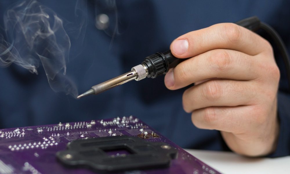 Unusual Operations and Processes for Industry - NEOTECH offers specialized services: thermocompression, tinning, UV bonding, assembly, and coil winding. We implement unconventional processes for the industry. Precise soldering tinning