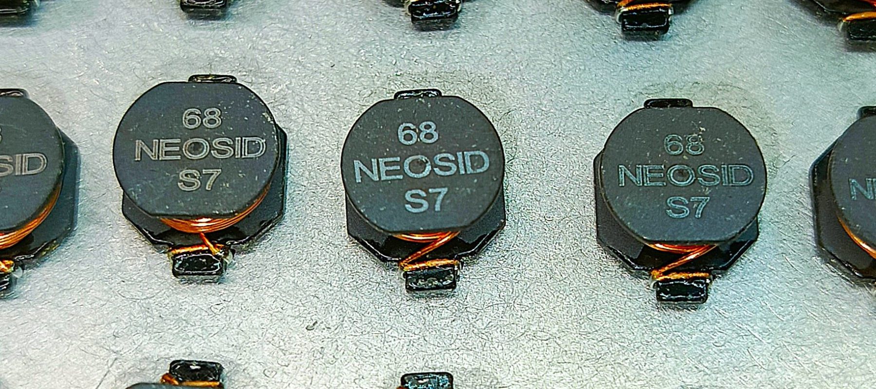 NEOTECH - Producent podzespołów indukcyjnych. Cewki, Dławiki, Anteny, Grzałki, Transformatory. www.neotech.pl/indukcyjne | Usługi | Grawerowanie, Znakowanie Laserowe, laser, oznaczanie, identyfikowalność