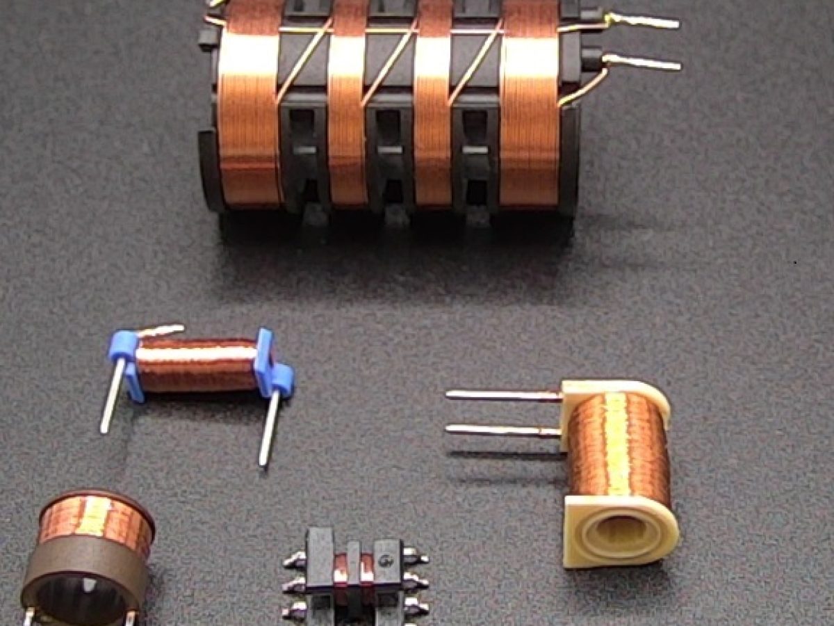 NEOTECH - Producent podzespołów indukcyjnych. Cewki, Dławiki, Anteny, Grzałki, Transformatory. www.neotech.pl/indukcyjne | Cewki indukcyjne SMD, do automatycznego montażu pick-and-place, z naniesionymi punktami klejowymi SMT, stabilny transport i pozycjonowanie elementów indukcyjnych w nowoczesnych procesach produkcji elektroniki SMD | NEOTECH - Producent podzespołów indukcyjnych. Cewki, Dławiki, Anteny, Grzałki, Transformatory. www.neotech.pl/indukcyjne | Cewki smd automatyczny montaż | Cewka indukcyjna