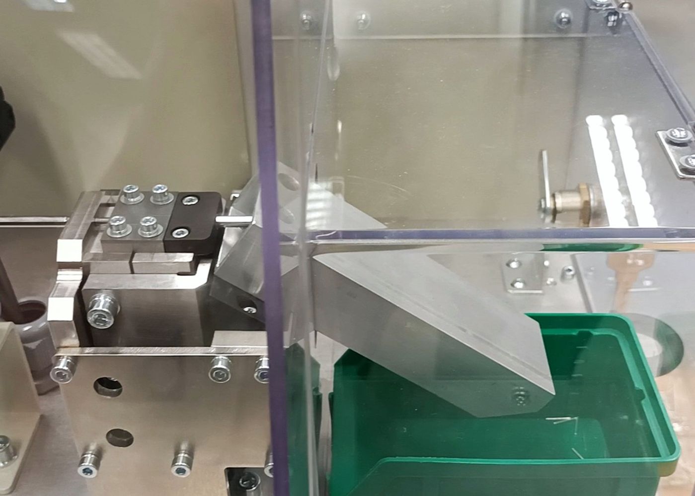 UCD-02 - Wire Measuring and Cutting Device - NEOTECH