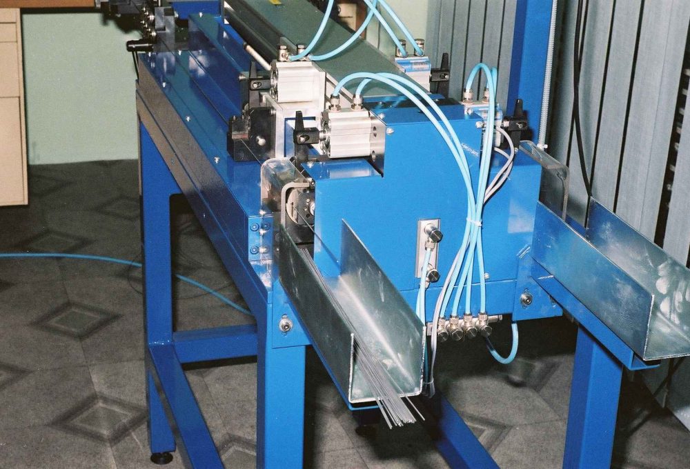 Machines, Devices, Automation, Modernization. BLDC motors, www.neotech.pl | UCD-01 Cutting device