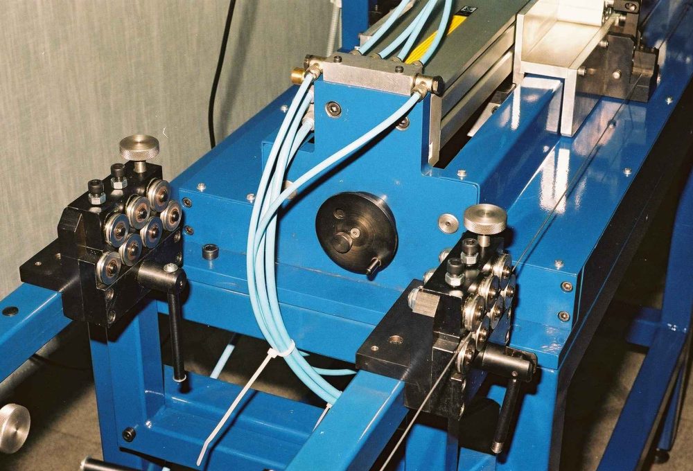 Machines, Devices, Automation, Modernization. BLDC motors, www.neotech.pl | UCD-01 Cutting device