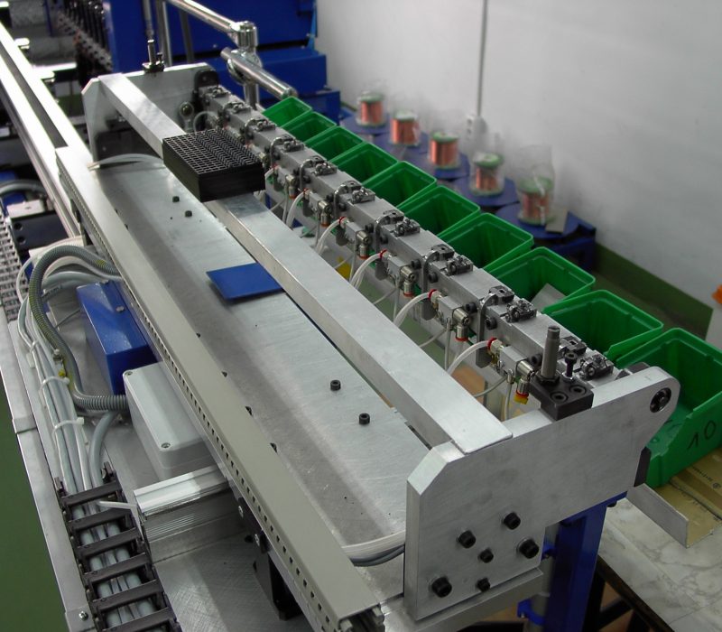 Machines, Devices, Automation, Modernization. BLDC motors, www.neotech.pl | CNW-204 Winder CNW-204 NEOTECH Machines, Devices, Automation, Modernization www.neotech.pl | Multi-spindle winder | nawijarka