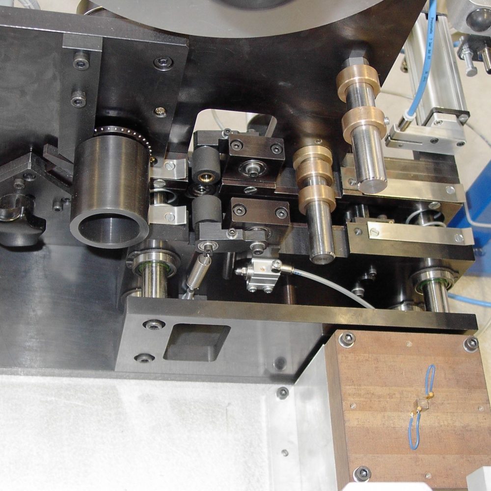 Machines, Devices, Automation, Modernization. BLDC motors, www.neotech.pl | APG-04 automated measuring and packaging machine