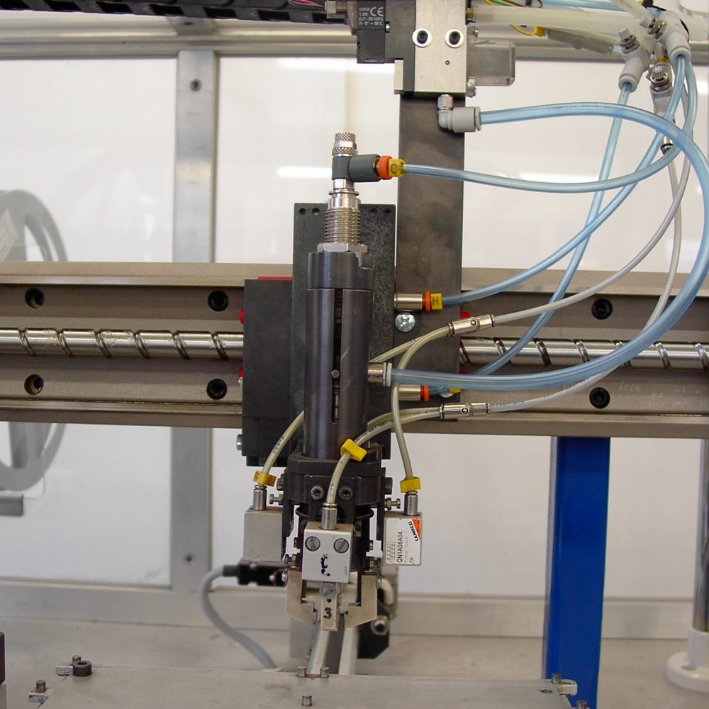 Machines, Devices, Automation, Modernization. BLDC motors, www.neotech.pl | APG-06 universal automated measuring and packaging machine