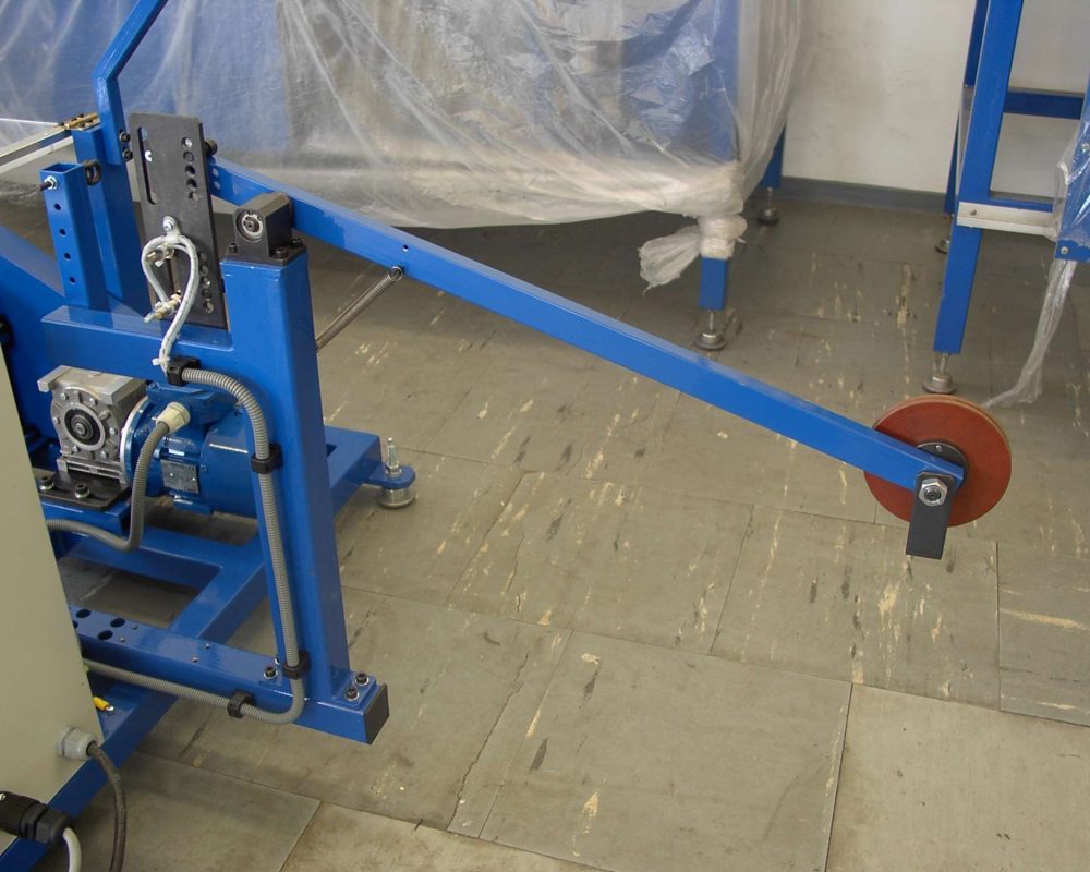 NEOTECH - Manufacturer of inductive components. Coils, Chokes, Antennas, Heaters, Transformers. www.neotech.pl/indukcyjne | Horizontal unwinder