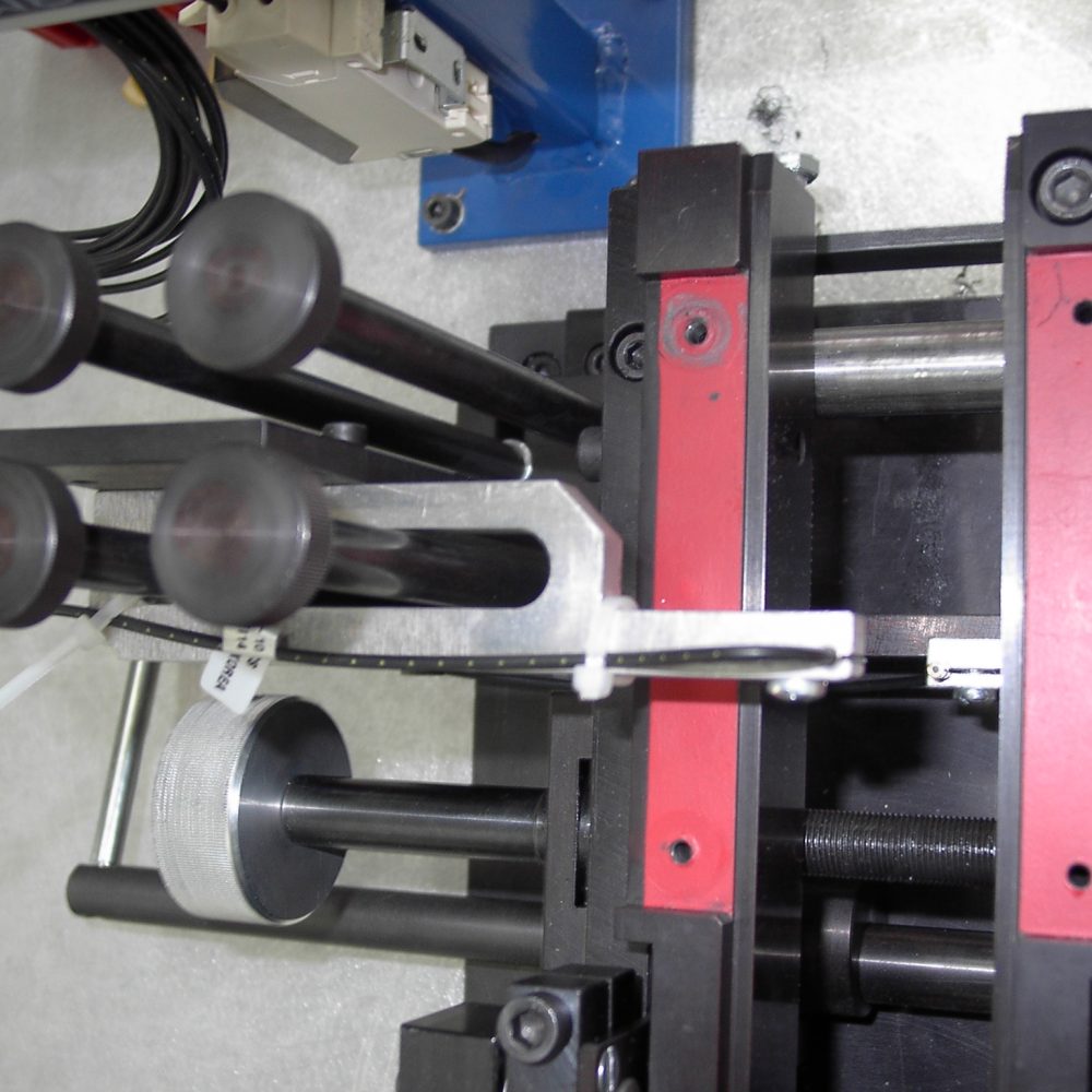 NEOTECH - Manufacturer of machines and inductive components. Winders, robotics, automation. Coils, Cylindrical chokes, Antennas, Heaters, Transformers. www.neotech.pl/maszyny/en