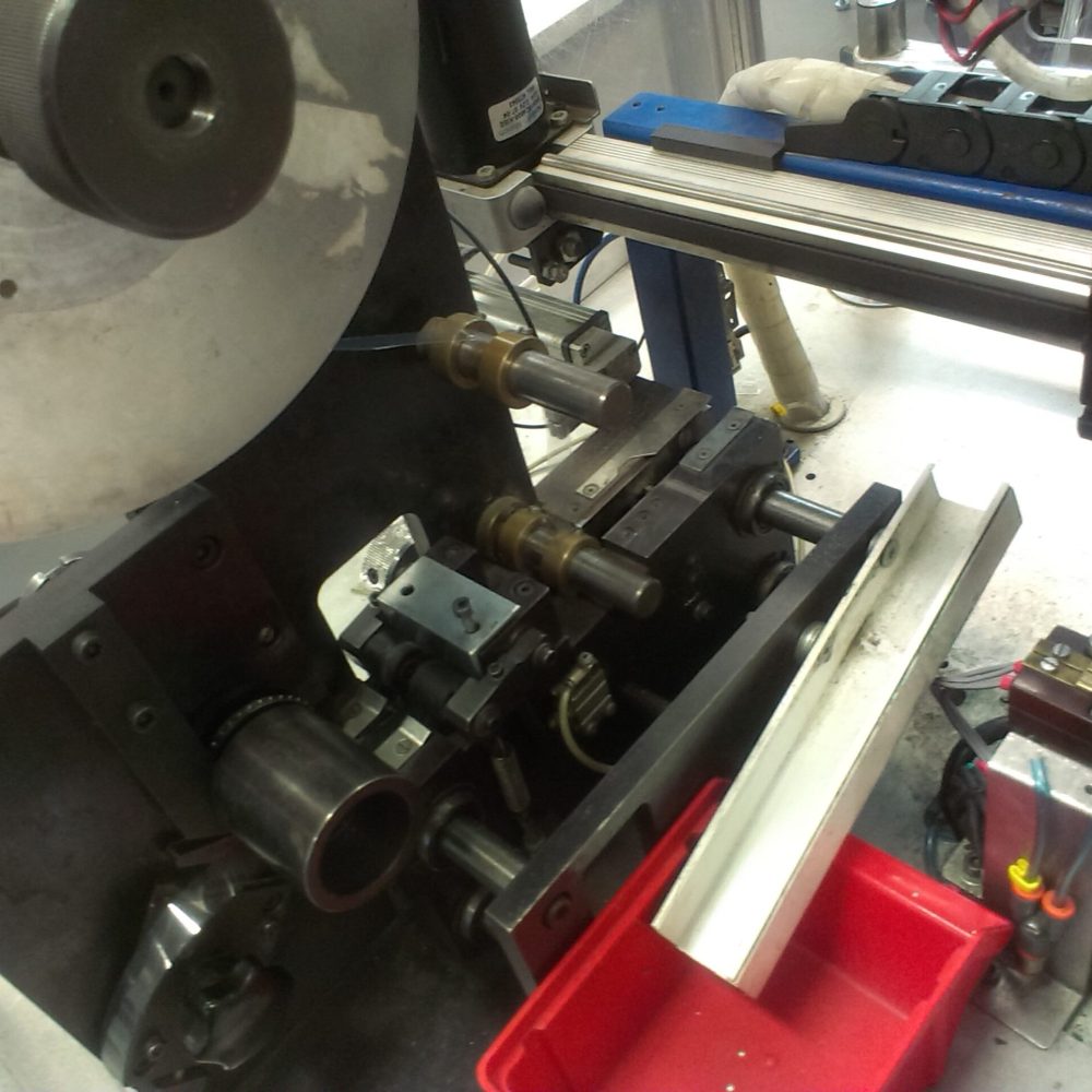 Machines, Devices, Automation, Modernization. BLDC motors, www.neotech.pl | APG-04 automated measuring and packaging machine