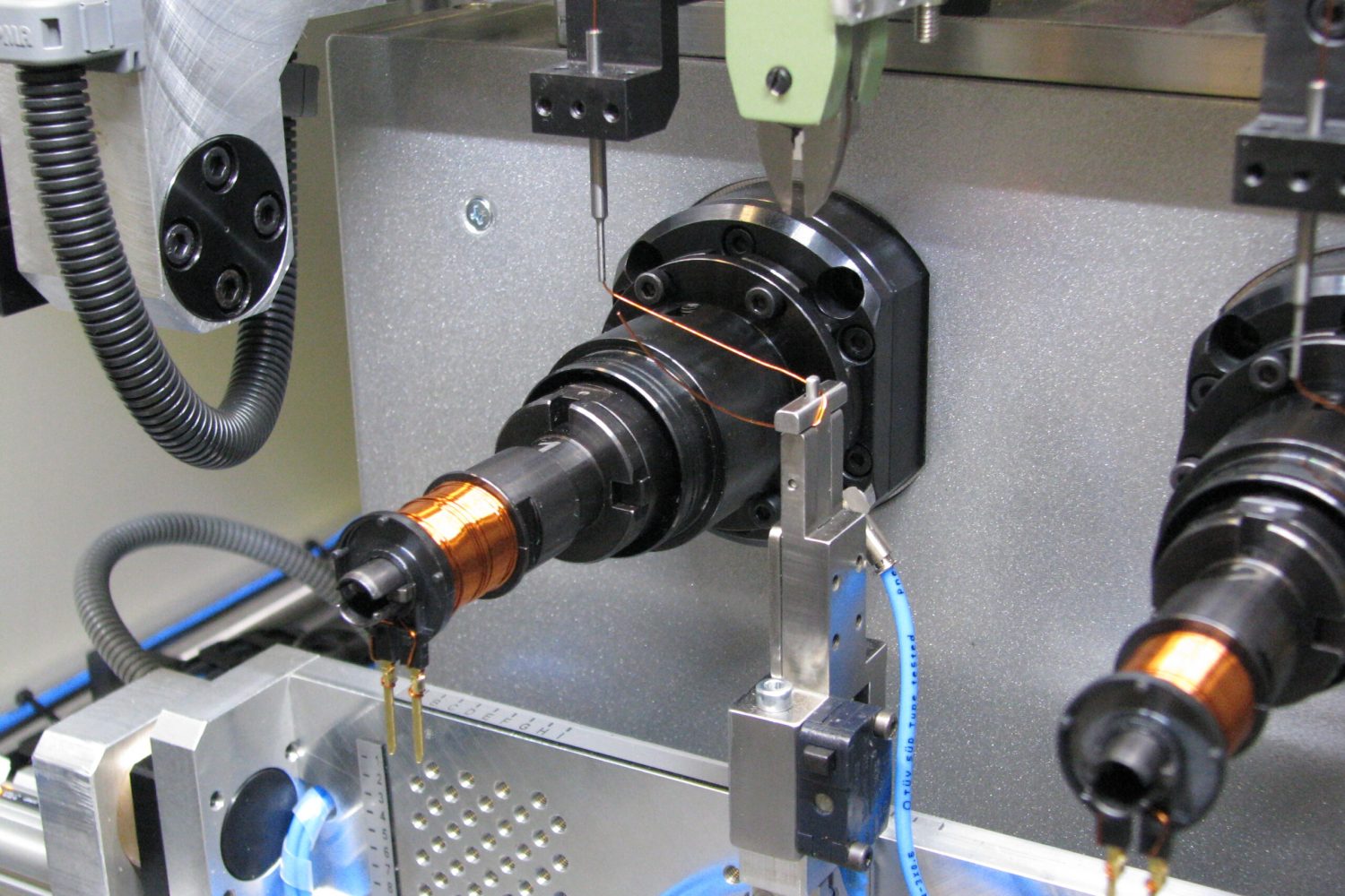 NEOTECH Machines, Robots, Automation, Industrial Robotization, Devices, Modernization, Winders. Inductive Elements, Coils, Chokes, Transformers, RFID, Antennas. www.neotech.pl | CNW-60xx winder | winders