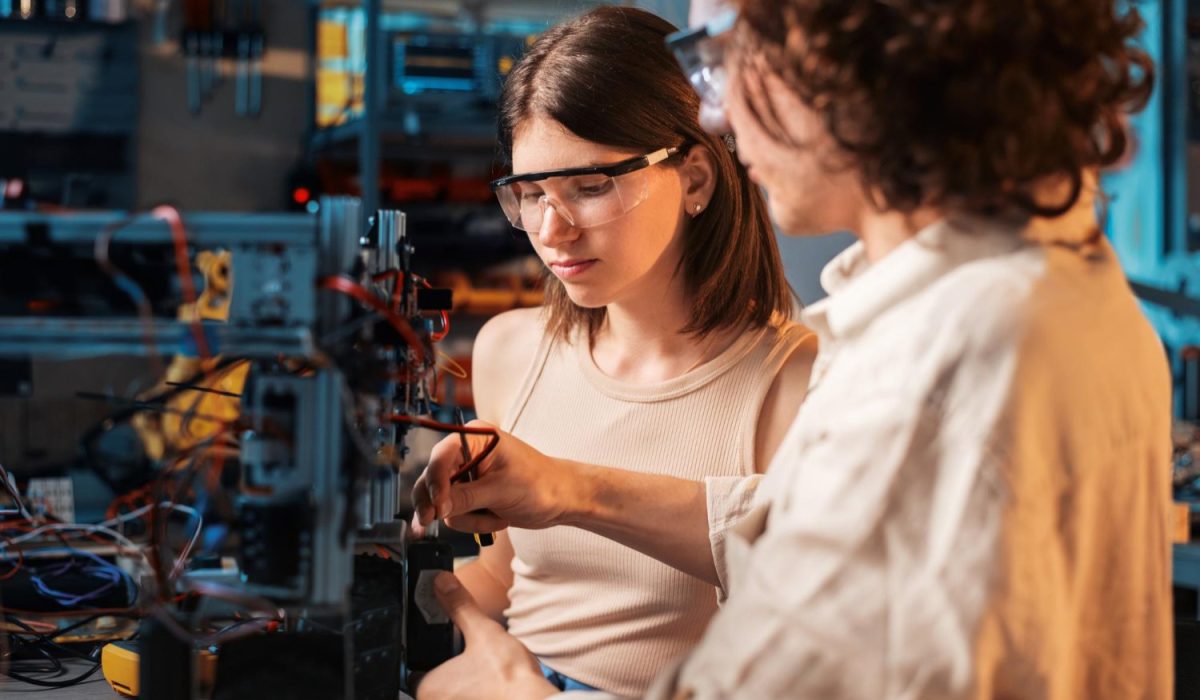 Research and Development services by NEOTECH, R&D teaching stations, machine prototypes, automation, robotics, pneumatics, and custom-designed test equipment. www.neotech.pl