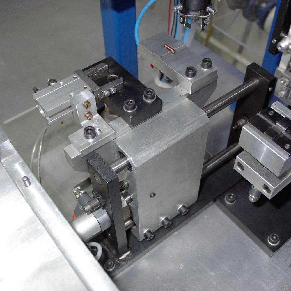 Machines, Devices, Automation, Modernization. BLDC motors, www.neotech.pl | Gluing devices | UPT-110 the device for application of thermo melting adhesion point