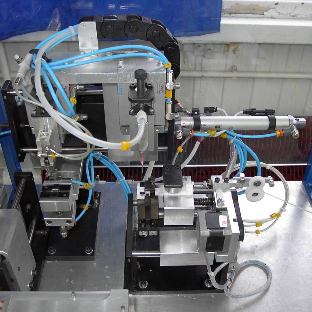 Machines, Devices, Automation, Modernization. BLDC motors, www.neotech.pl | Gluing devices | UPT-110 the device for application of thermo melting adhesion point