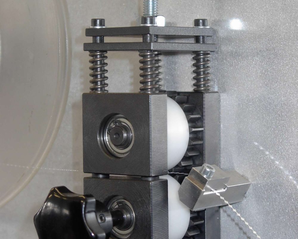 Machines, Devices, Automation, Modernization. BLDC motors, www.neotech.pl | UWT-01 cutting machine