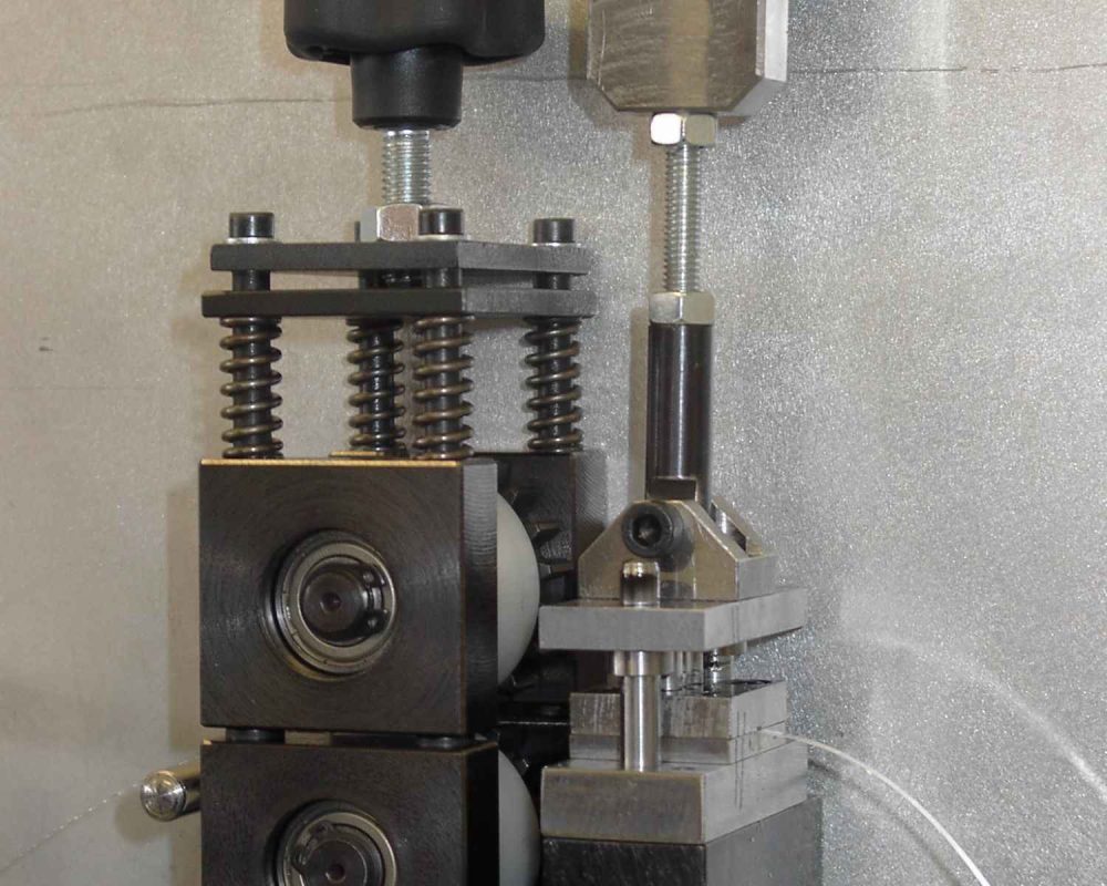 Machines, Devices, Automation, Modernization. BLDC motors, www.neotech.pl | UWT-01 cutting machine