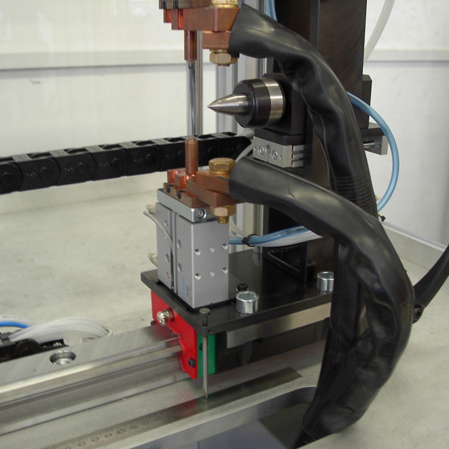 Maszyny, Urządzenia, Automatyzacja, Modernizacja www.neotech.pl | NBW-01 urządzenie do nawijania bezpieczników HV