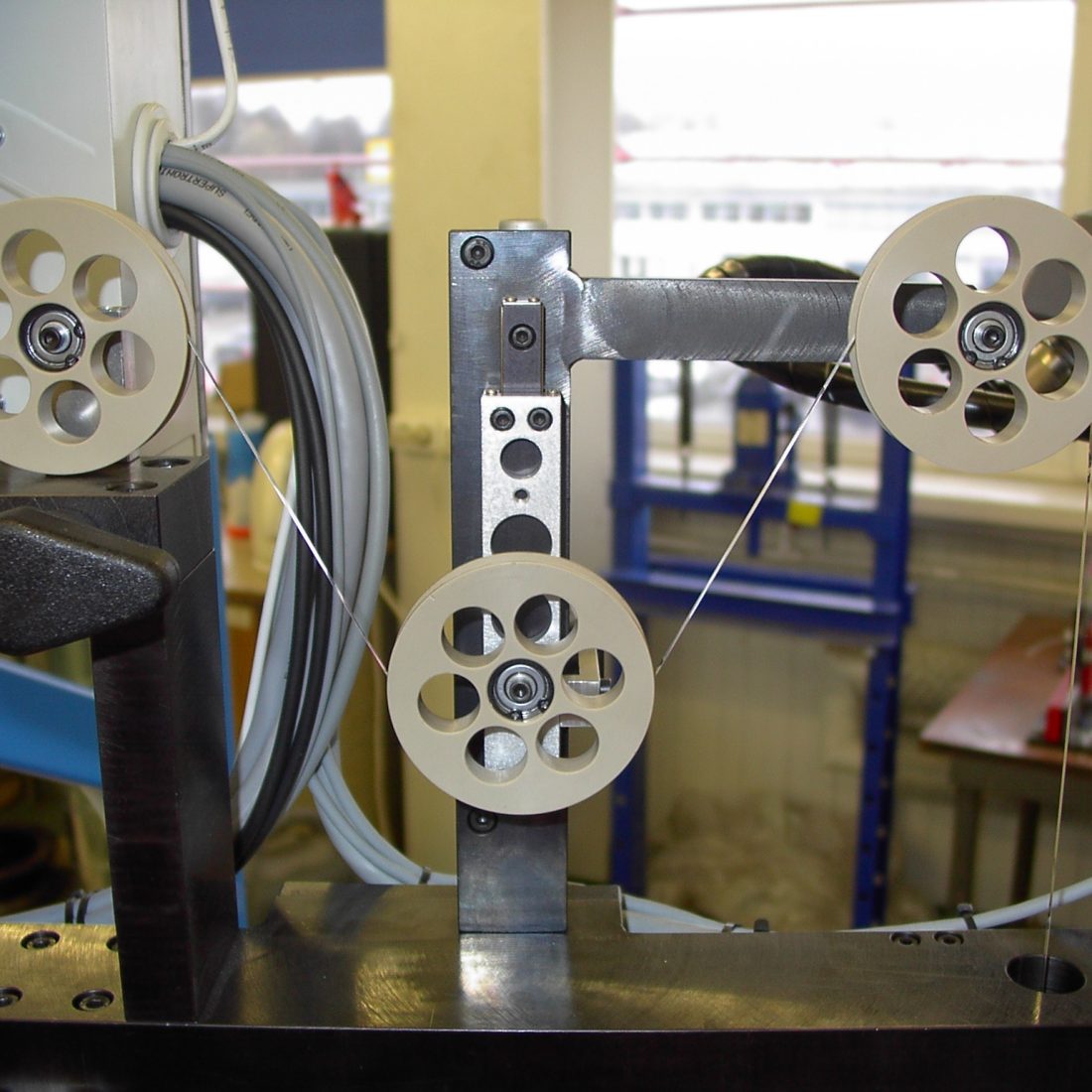 Maszyny, Urządzenia, Automatyzacja, Modernizacja www.neotech.pl | NBW-02 urządzenie do nawijania bezpieczników HV