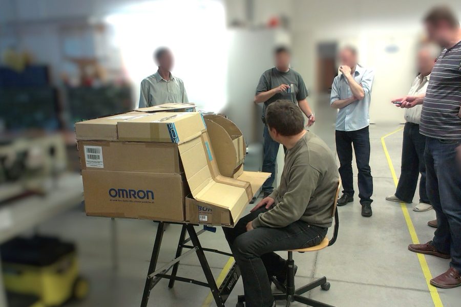 Jak powstaje maszyna przemysłowa? Zobacz krok po kroku proces projektowania, montażu mechanicznego i elektrycznego maszyn produkcyjnych, montażowych i pakujących. NEOTECH – automatyzacja, robotyzacja, maszyny na zamówienie, linie technologiczne. www.neotech.pl