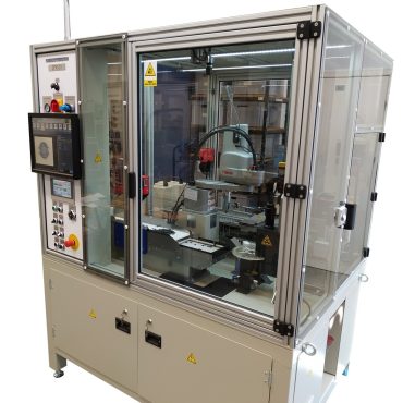 SPR-01 - Zautomatyzowana maszyna kontroli jakości. Selekcja i pakowanie rdzeni ferrytowych z systemem wizyjnym i robotem przemysłowym SCARA. Kontrola | NEOTECH