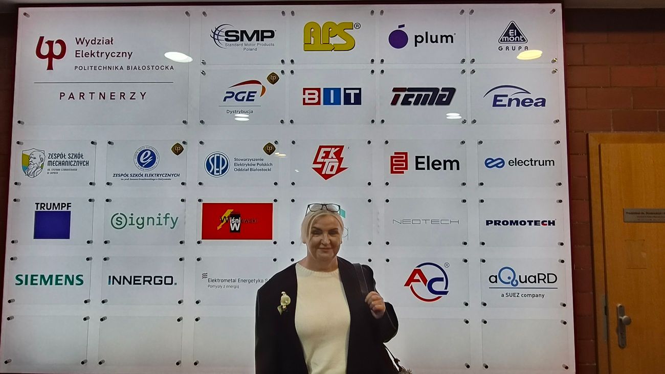 NEOTECH na II Pikniku Integracyjnym Wydziału Elektrycznego Politechniki Białostockiej – spotkania, rozmowy i wspieranie przyszłych talentów technicznych. Przedstawiciele firmy NEOTECH podczas II Pikniku Integracyjnego Wydziału Elektrycznego Politechniki Białostockiej. Stoisko NEOTECH podczas pikniku integracyjnego na Wydziale Elektrycznym Politechniki Białostockiej. Spotkanie przedstawicieli NEOTECH ze studentami Politechniki Białostockiej podczas wydarzenia.