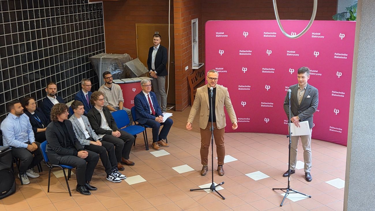 NEOTECH na II Pikniku Integracyjnym Wydziału Elektrycznego Politechniki Białostockiej – spotkania, rozmowy i wspieranie przyszłych talentów technicznych. Przedstawiciele firmy NEOTECH podczas II Pikniku Integracyjnego Wydziału Elektrycznego Politechniki Białostockiej. Stoisko NEOTECH podczas pikniku integracyjnego na Wydziale Elektrycznym Politechniki Białostockiej. Spotkanie przedstawicieli NEOTECH ze studentami Politechniki Białostockiej podczas wydarzenia.