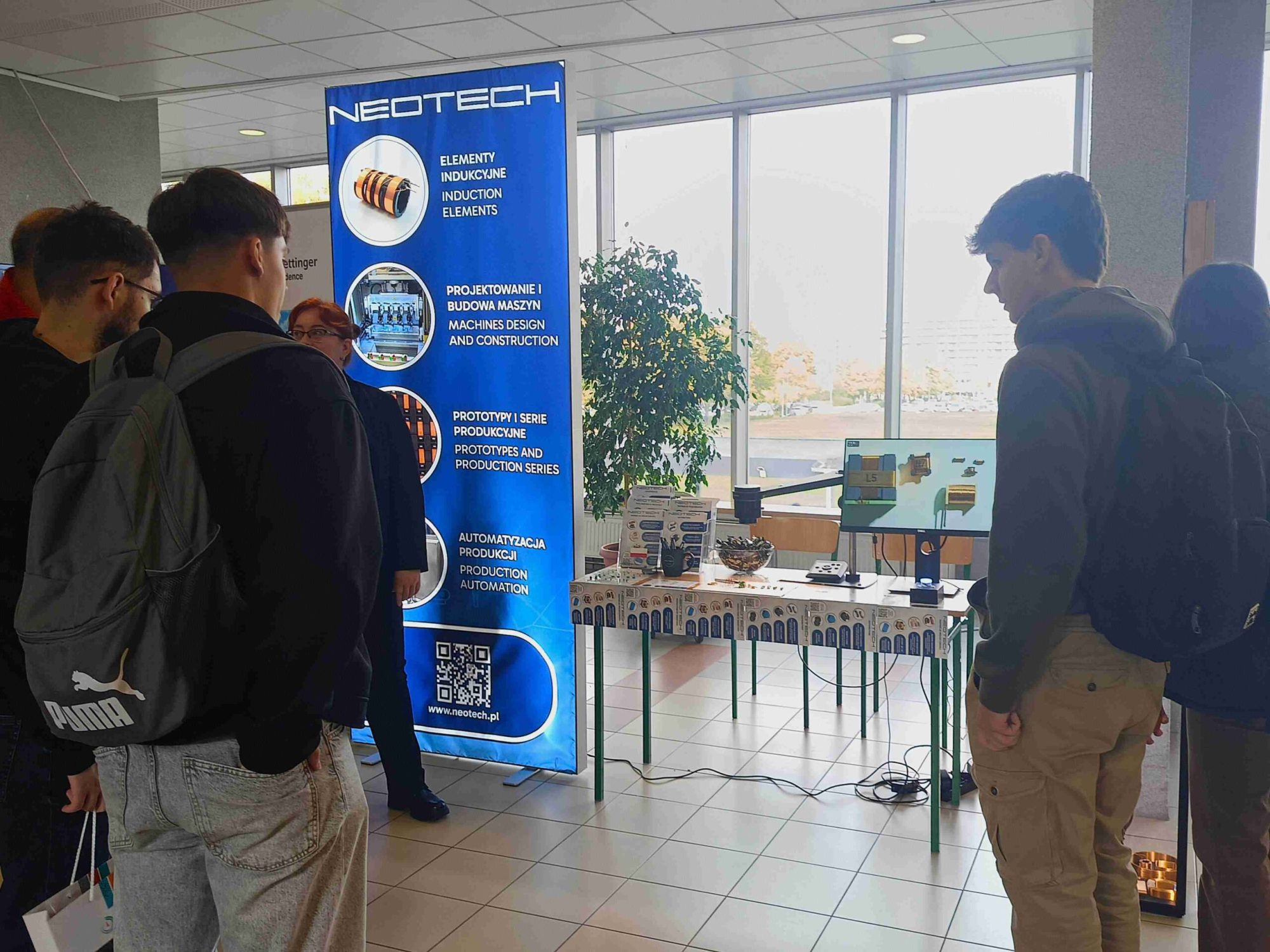 NEOTECH - Piknik Wydziału Elektrycznego PB. Nowoczesne technologie, współpraca z uczelnią, inspiracje i rozwój młodych inżynierów, praktyki, praktyka, staże, staż, praca. www.neotech.pl